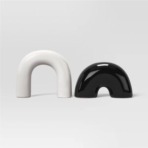ROOM ESSENTIALS NWT 2pc ceramic novelty salt & pepper shaker set -black/white